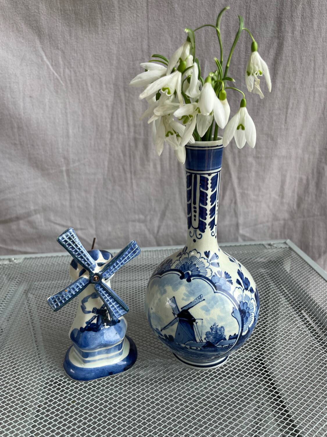 Lot of old Delft vase and mill