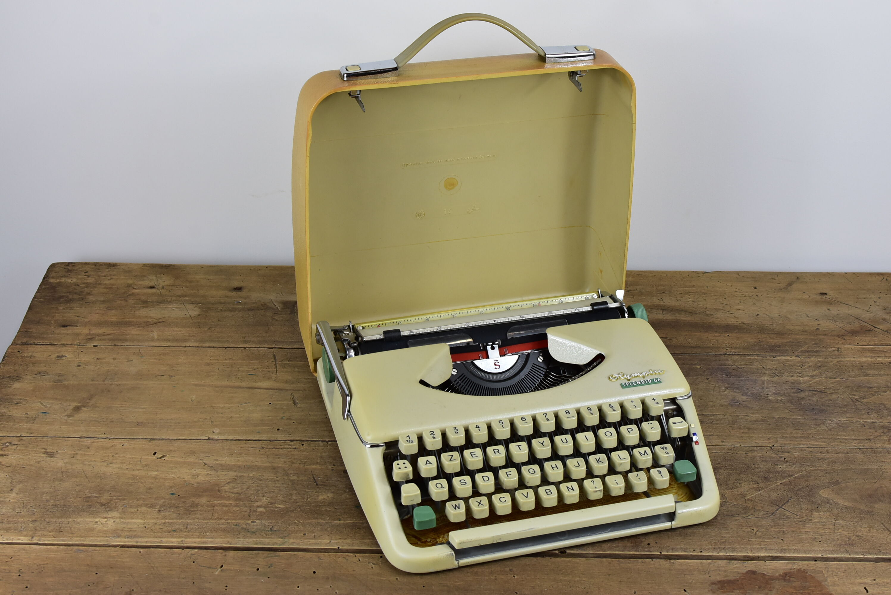 Olympia Splendid 66 Typewriter