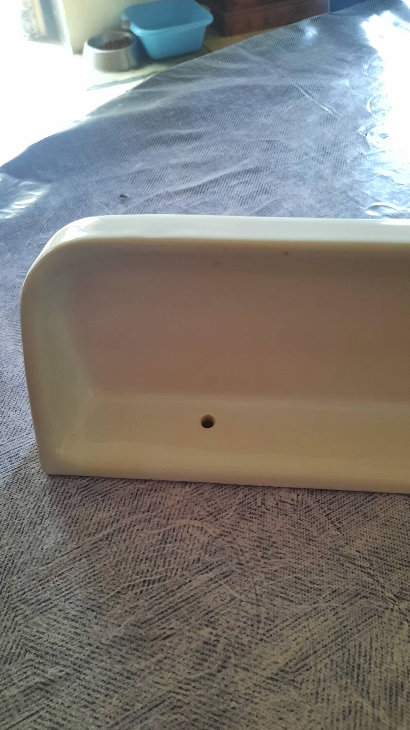 Porcelain bathroom shelf