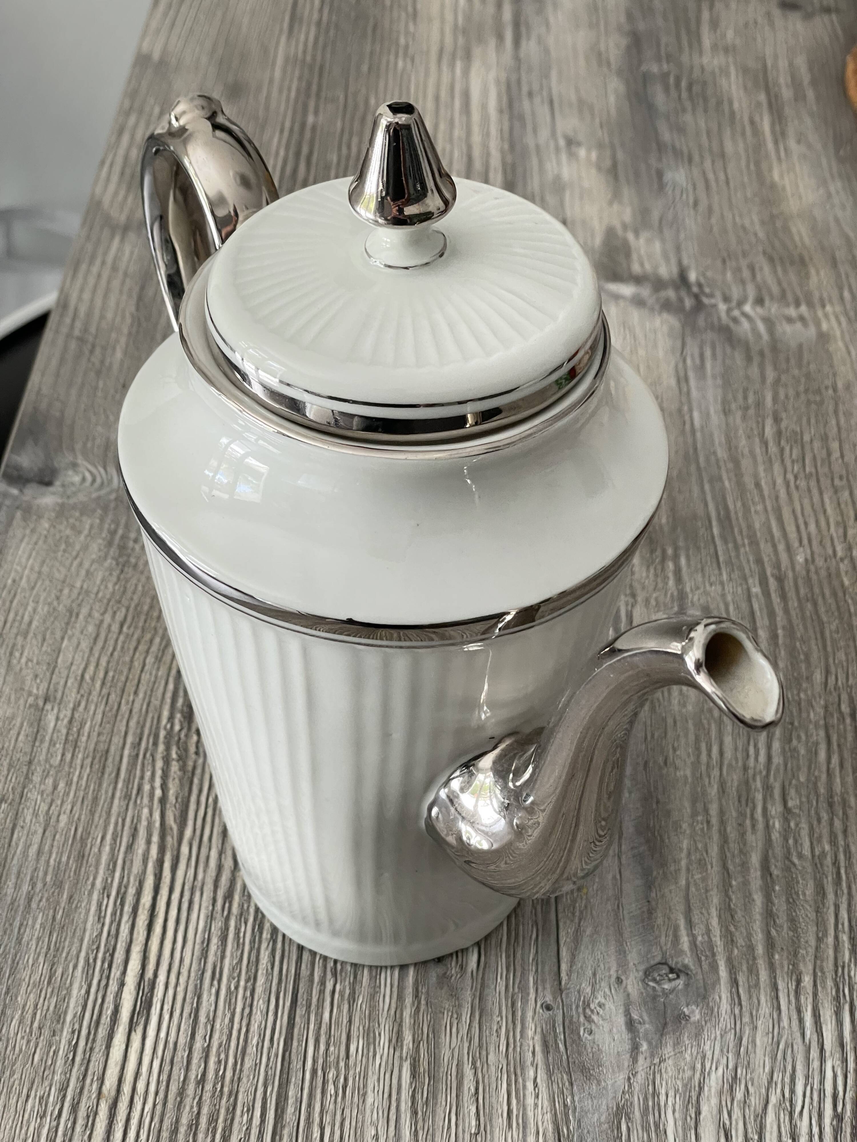 Porcelain coffee maker