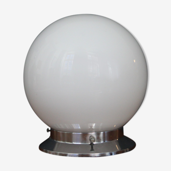 Plafonnier globe en opaline blanche