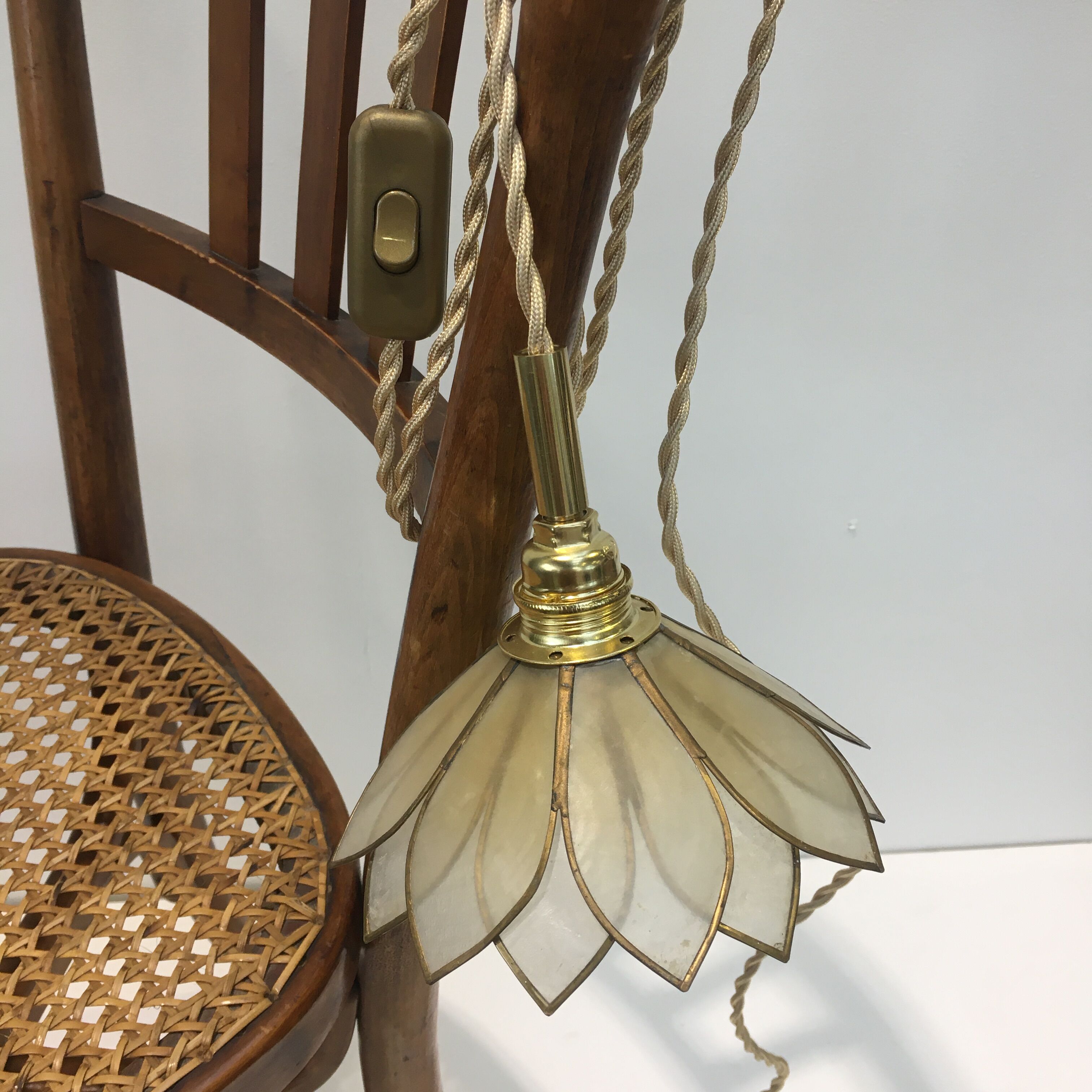 Lamp in mother-of-pearl and brass