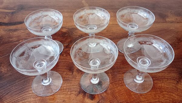 6 coupes à champagne en cristal de Baccarat