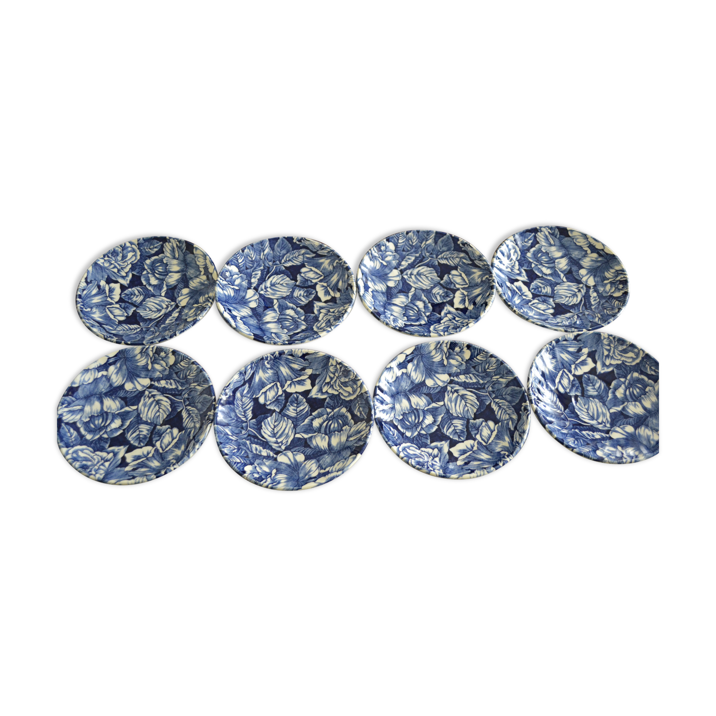 Blue dessert plates with flowers