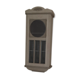 Showcase with bevelled glasses