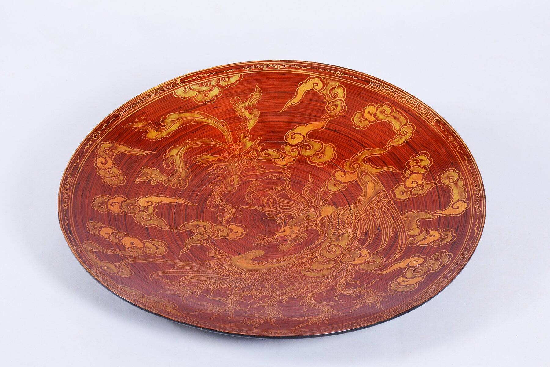 Assiette asiatique en bois laqué, Chine, années 1920