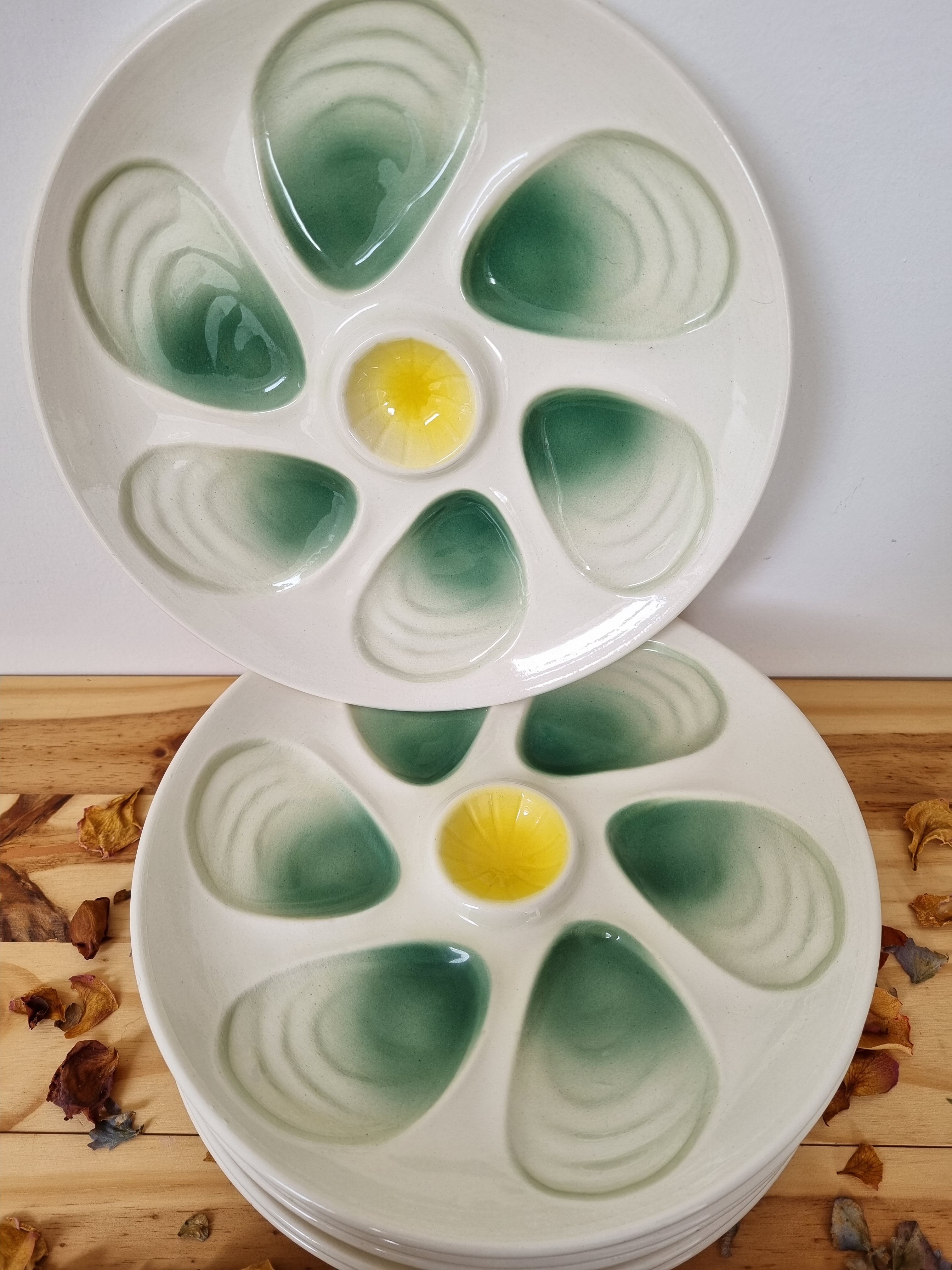 Six vintage Salins oyster plates