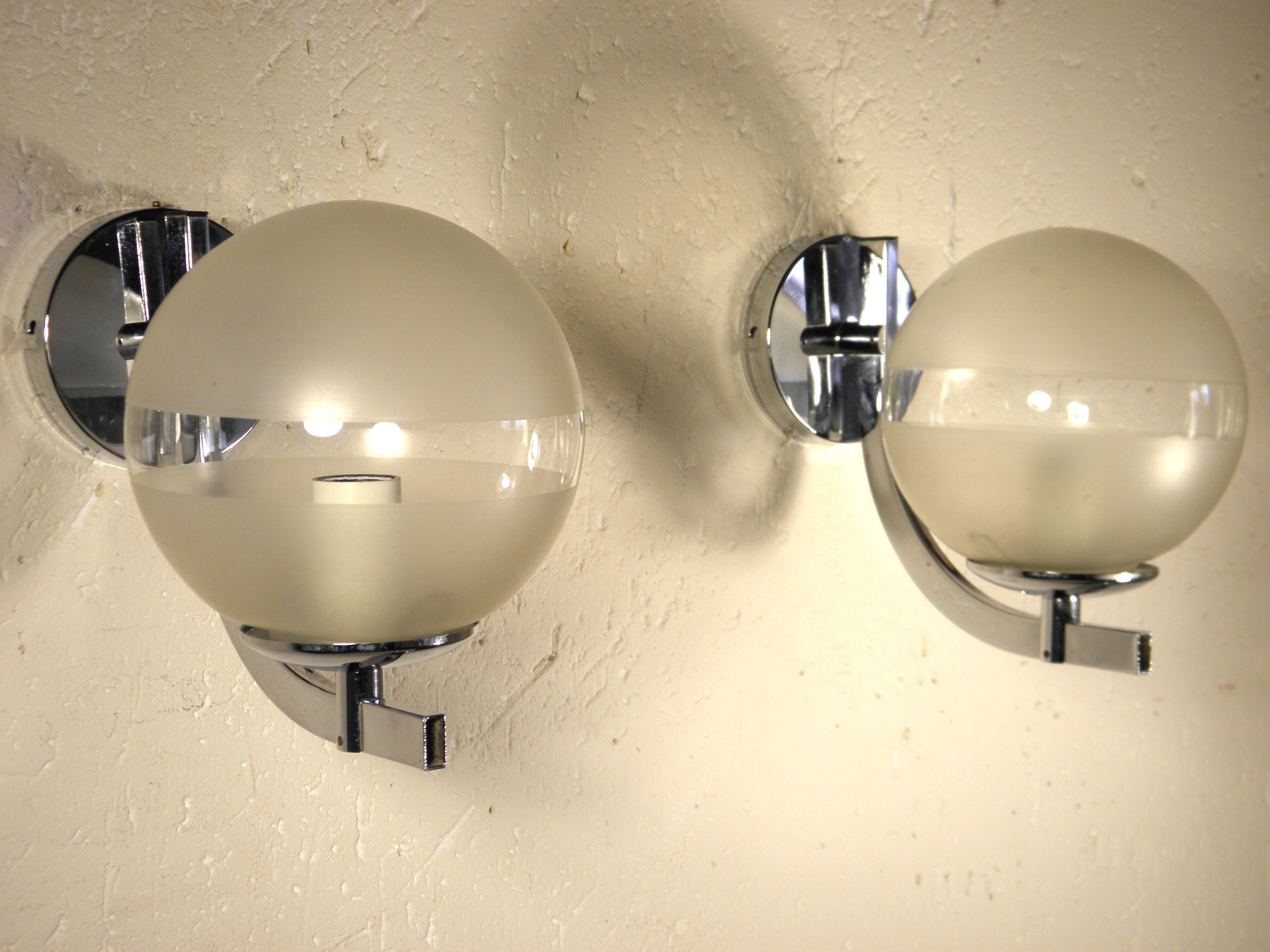 Paire d'appliques verre et chrome 1970