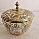 Old box, oriental covered pot in damascinated brass copper and silver. Calligraphy.