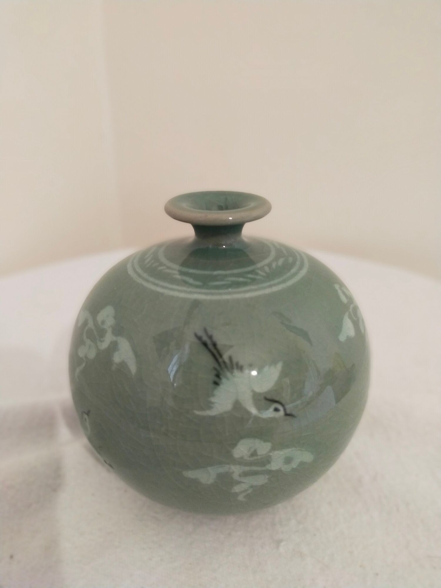 Vase céladon en porcelaine ancien traditionnel coréen