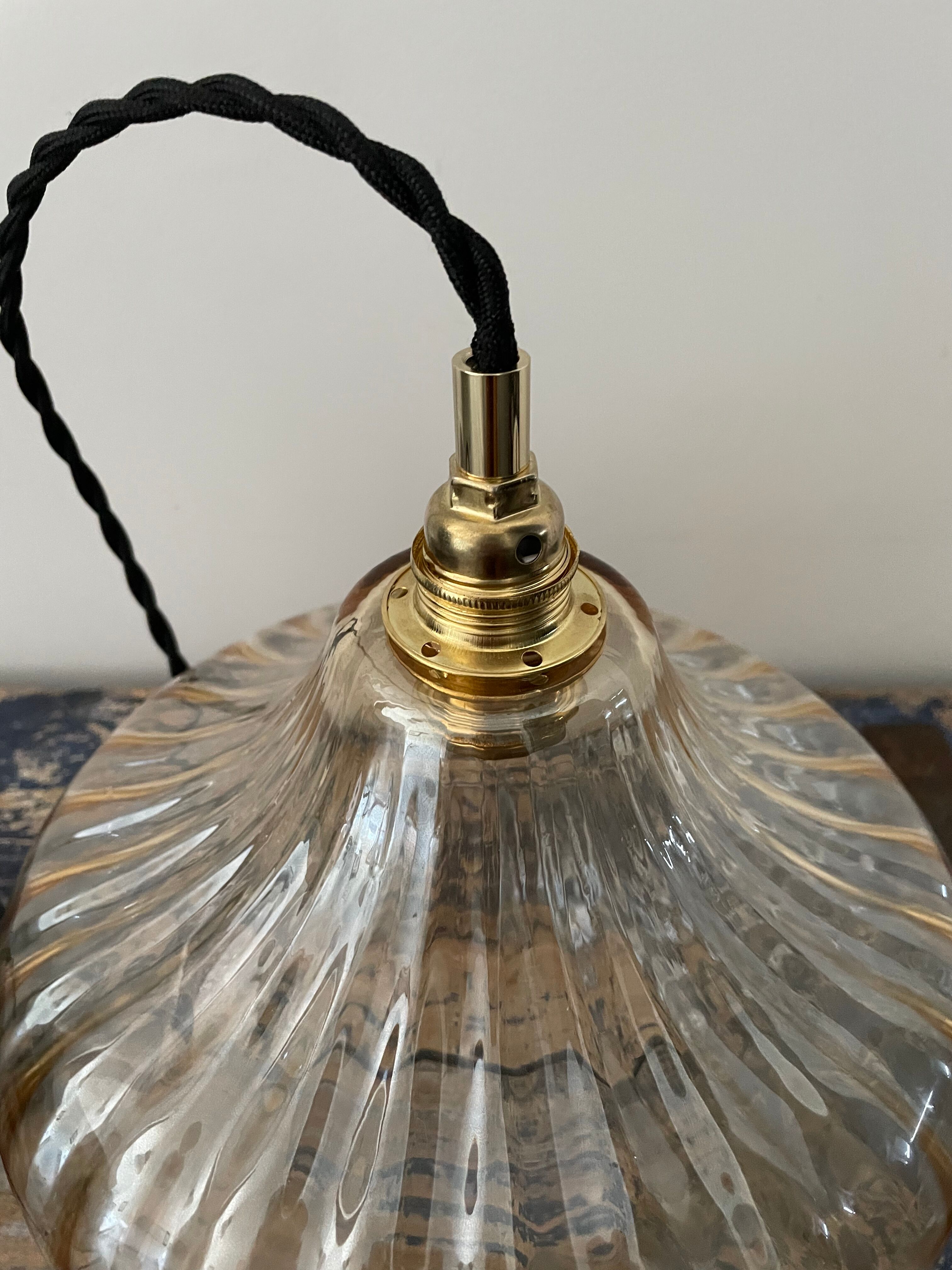Vintage suspension lamp in electrified amber glass to nine