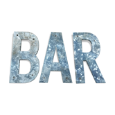 Bar en lettres métalliques vintage