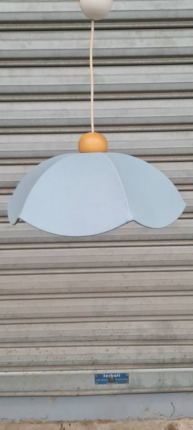 Flower hangings in cotton and wood