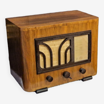 Art deco radio