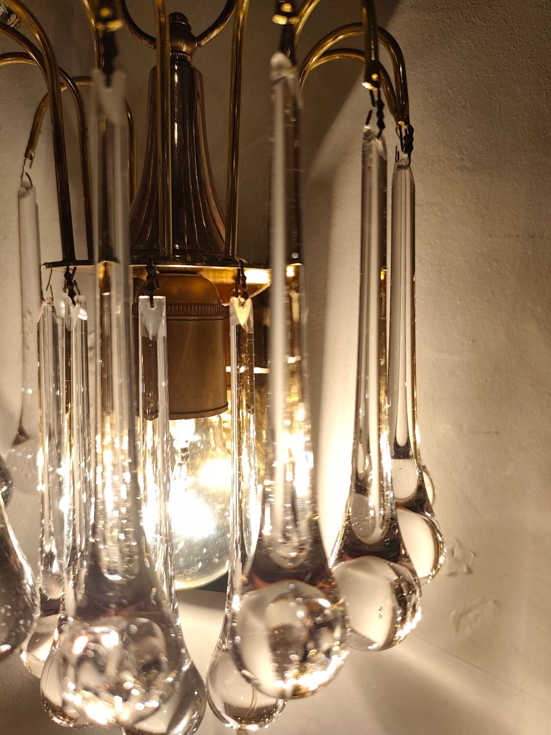 Par de lámparas de cristales. Italia, 1970s.