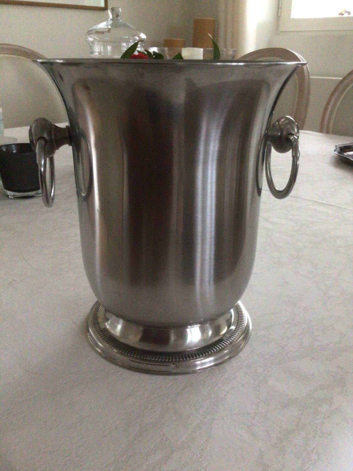Metal champagne bucket