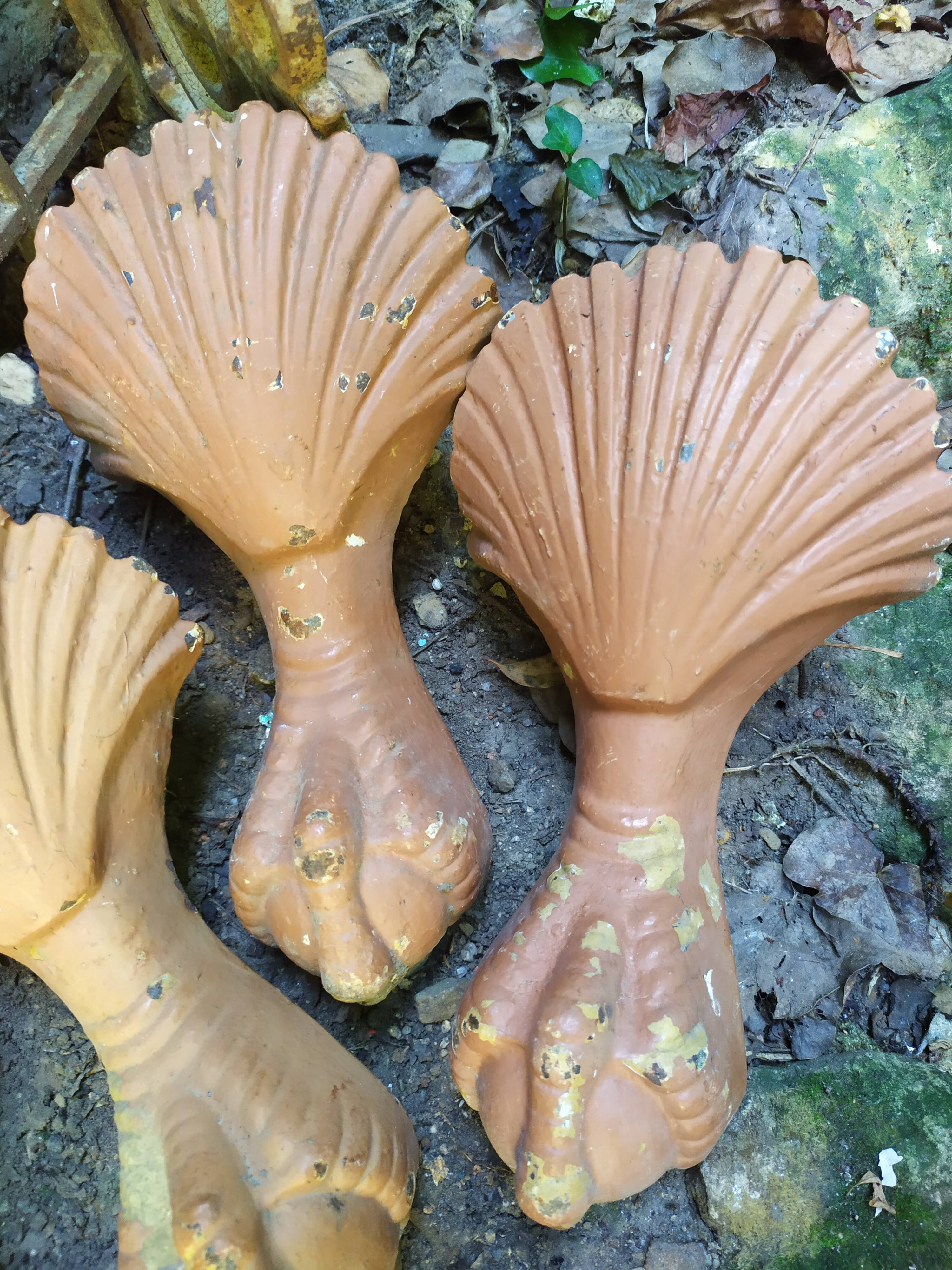 Cast iron bathtub legs