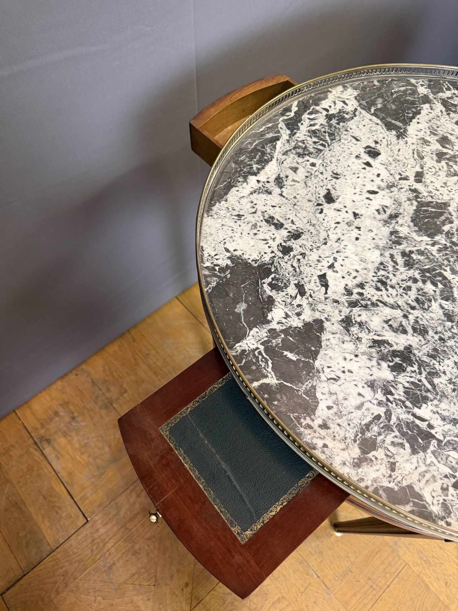 Table Bouillotte Louis XVI en Acajou XXème