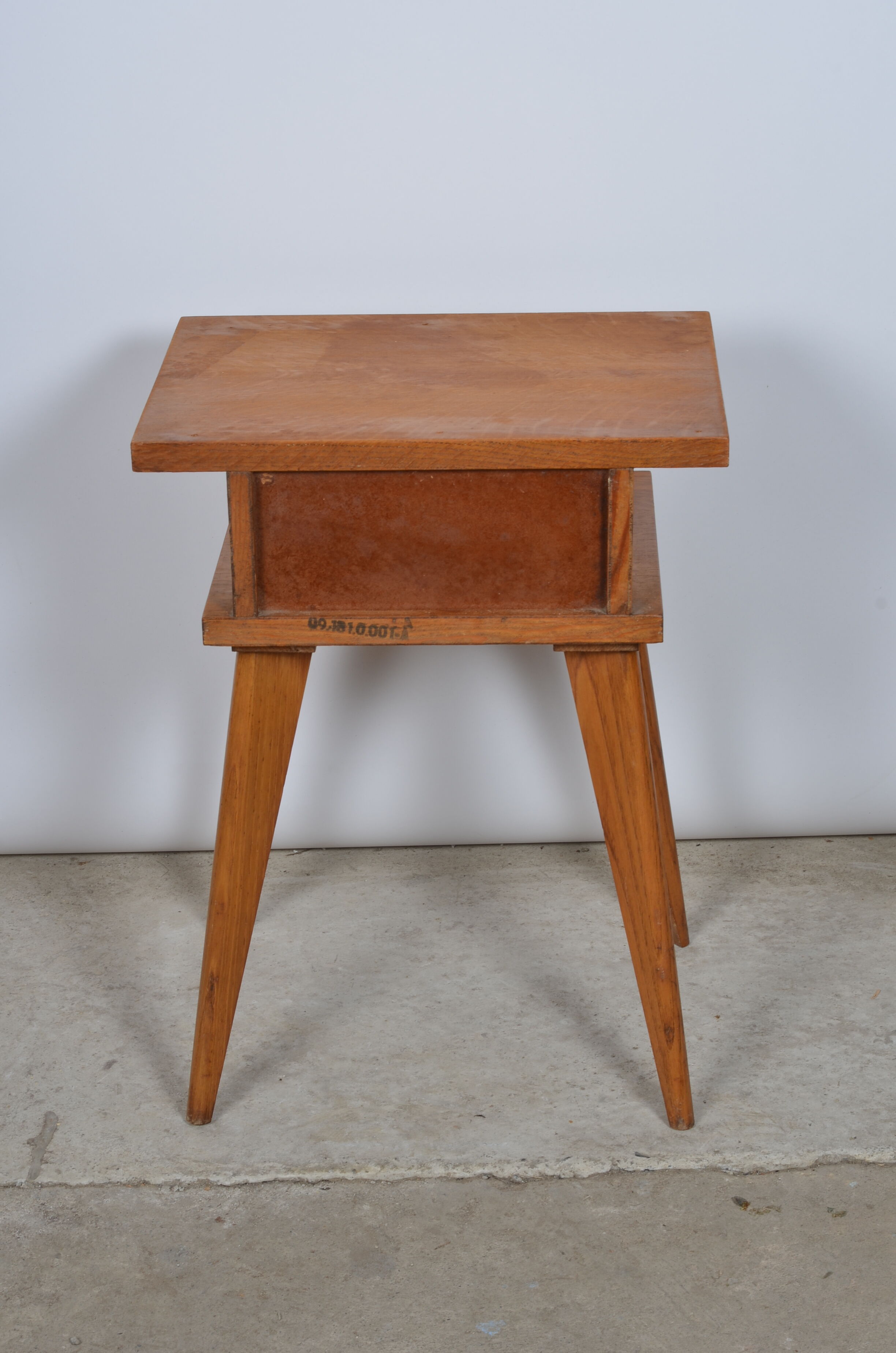 Compass feet bedside table