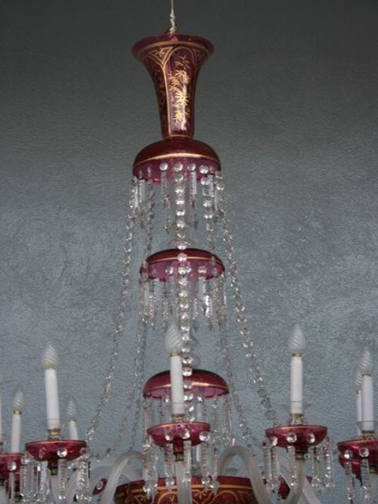 Lustre pampilles XIXème verre coloré doré et dorure