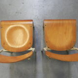 2 stacking chairs