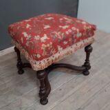 Pouf style Louis XIII