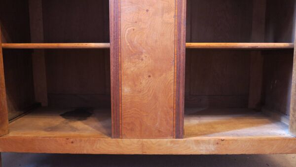 Buffet 1925 deux portes deux tiroirs et miroir biseauté, dessus marbre