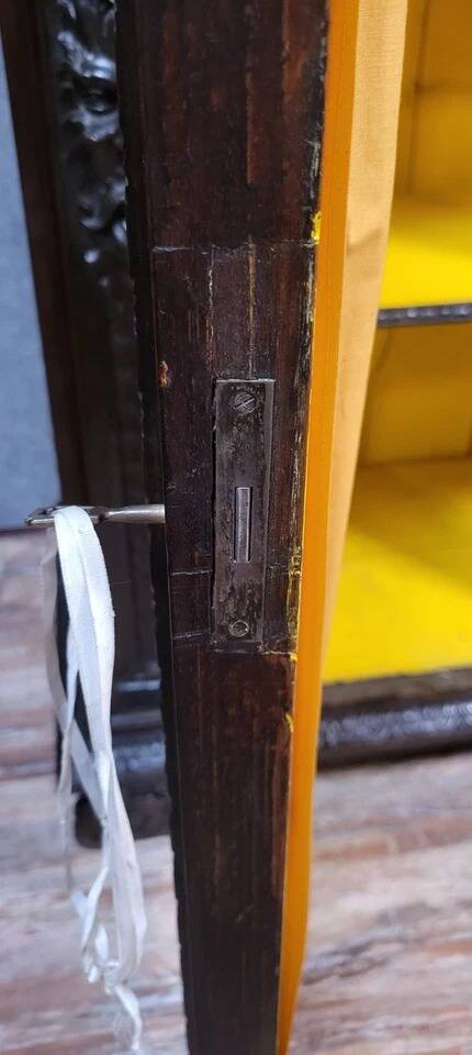 Bibliothéque Italienne a cariatides style Renaissance en bois noirci