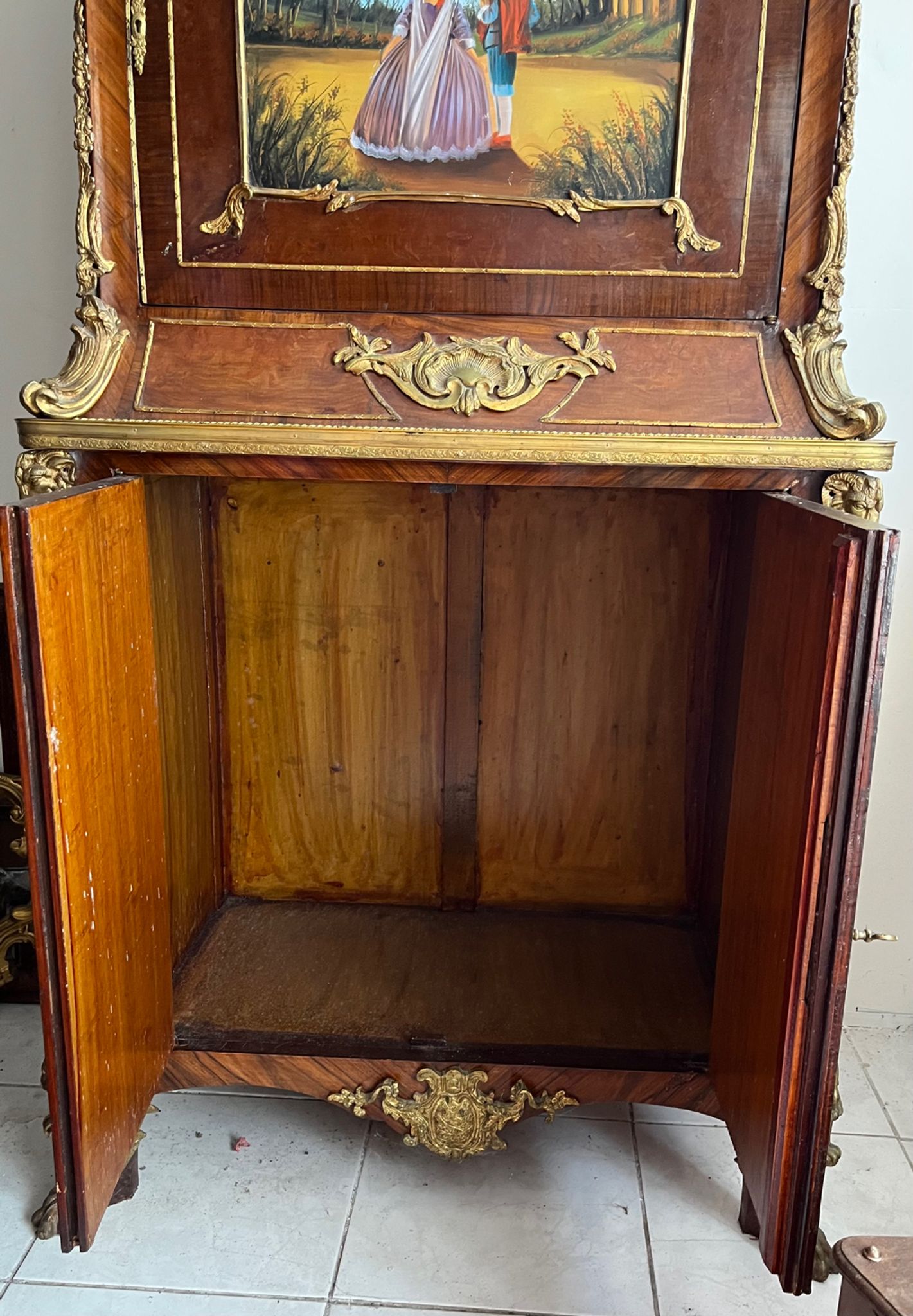 Ancient cabinet of curiosities