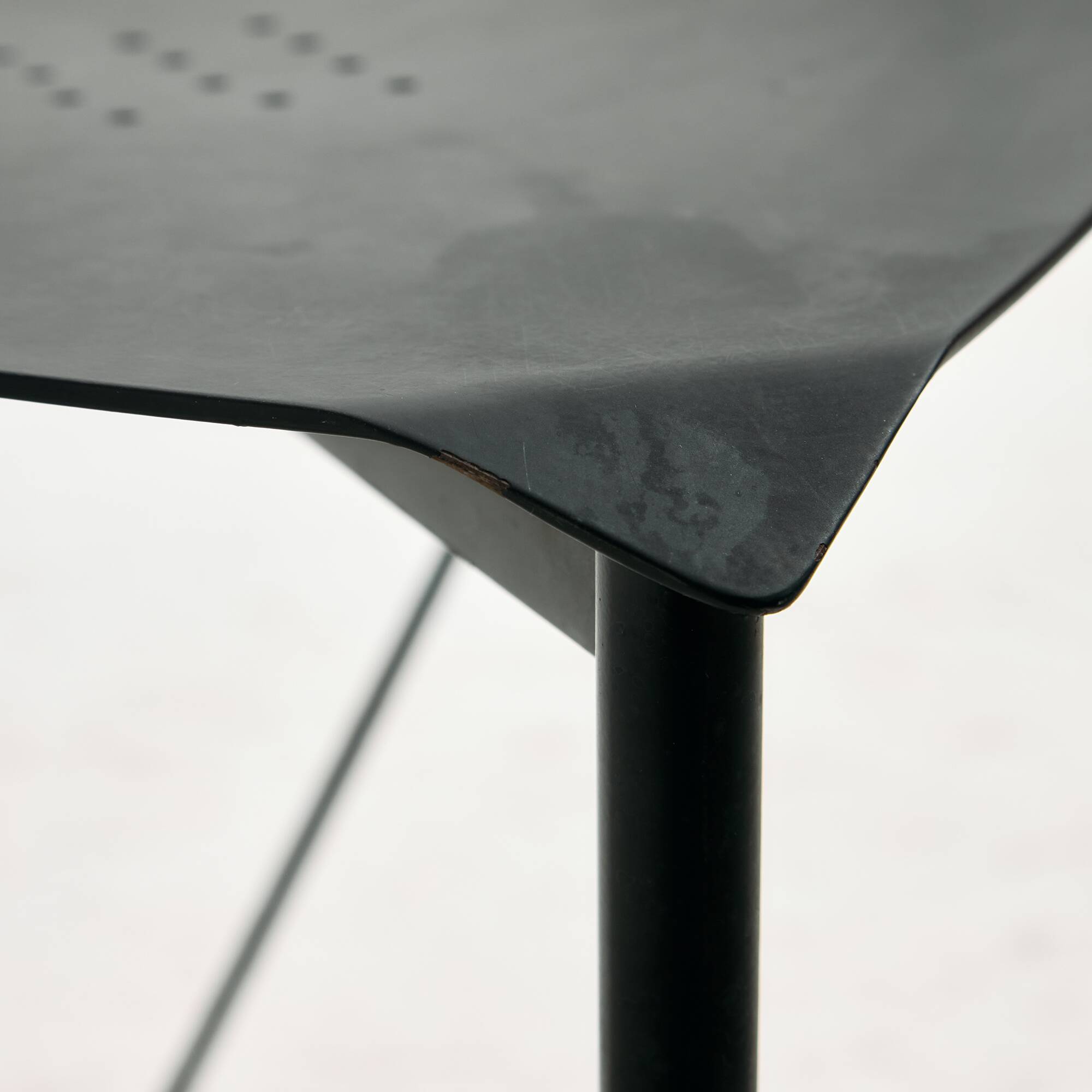 MK10872 Postmodern armchair and table, Set of 2