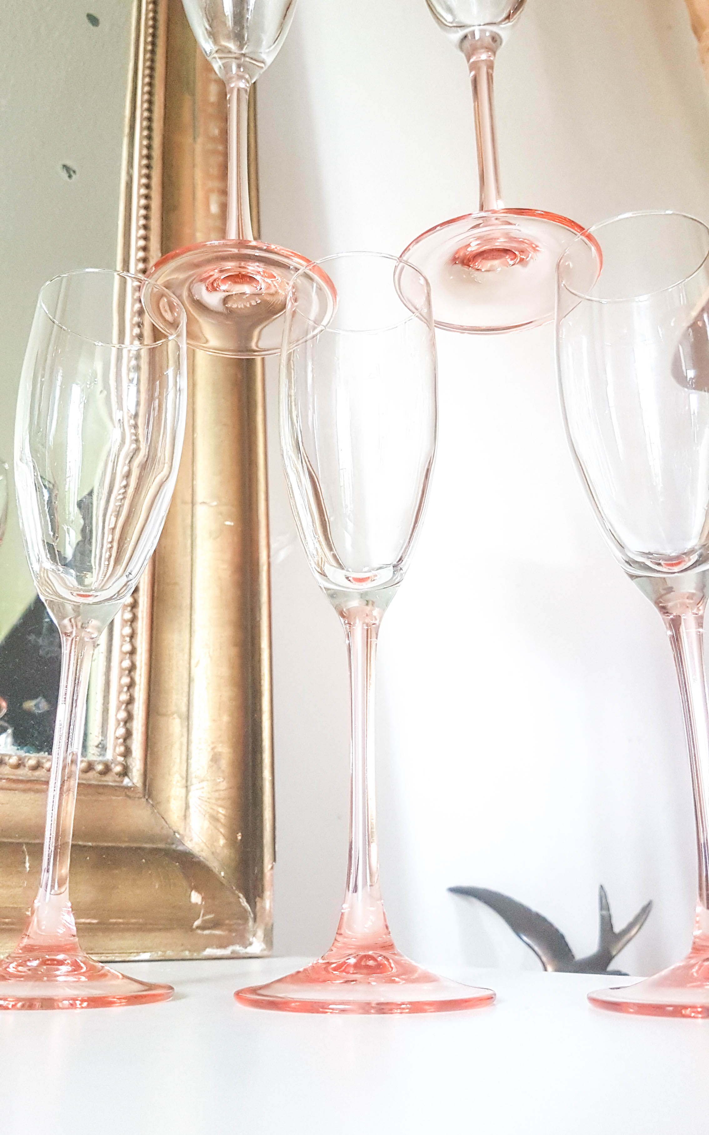 Lot of 5 cristal pink champagne flutes from arques-durand