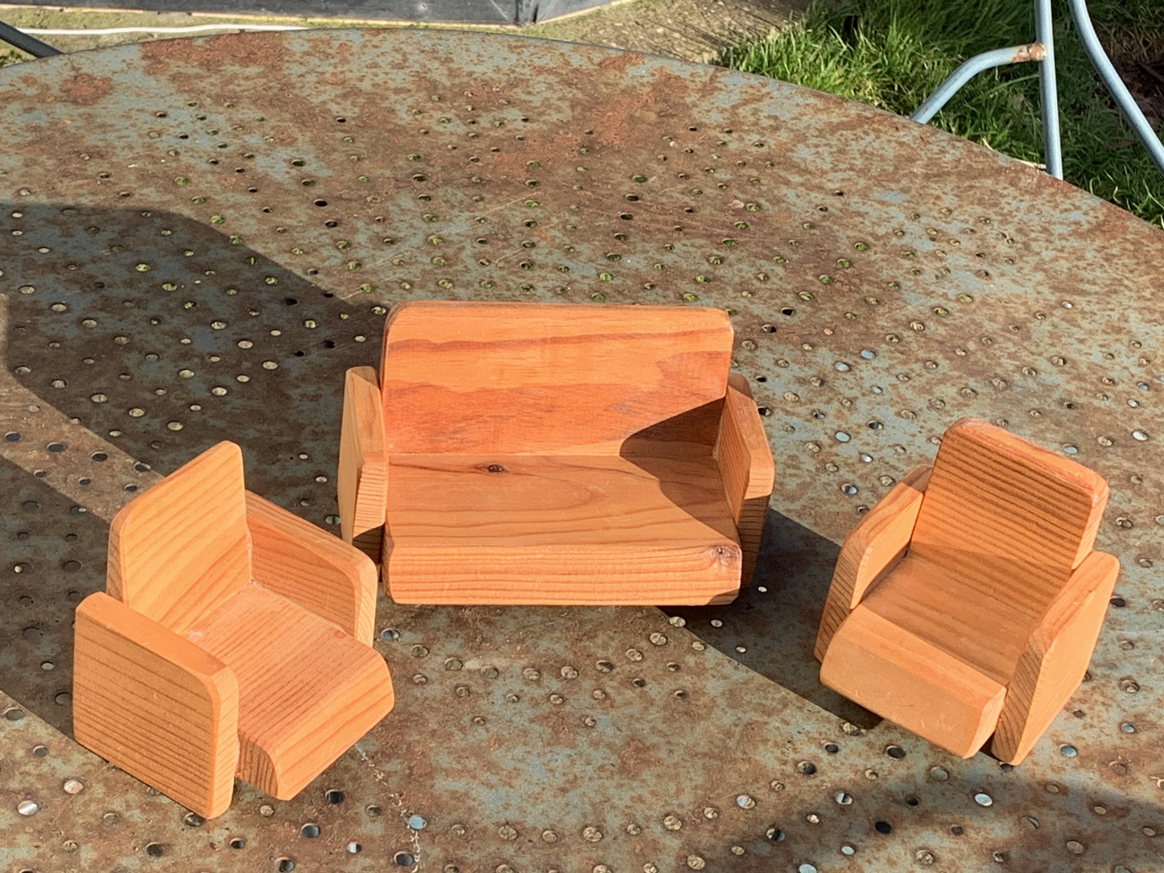 Set of furniture for dolls and dolls' houses, handcrafted, consisting of a sofa and two armchairs