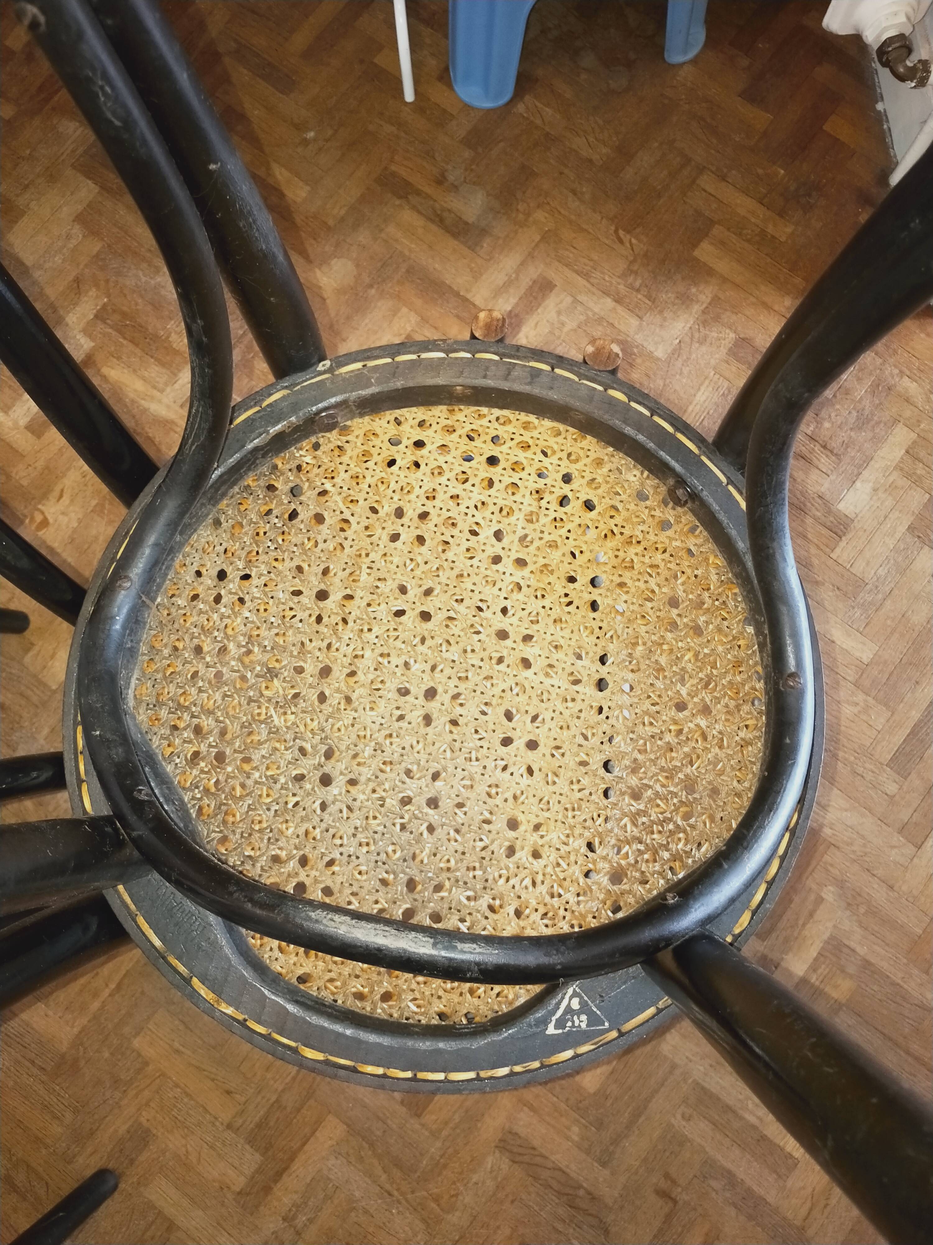 Lot of Thonet FMG chairs No.18