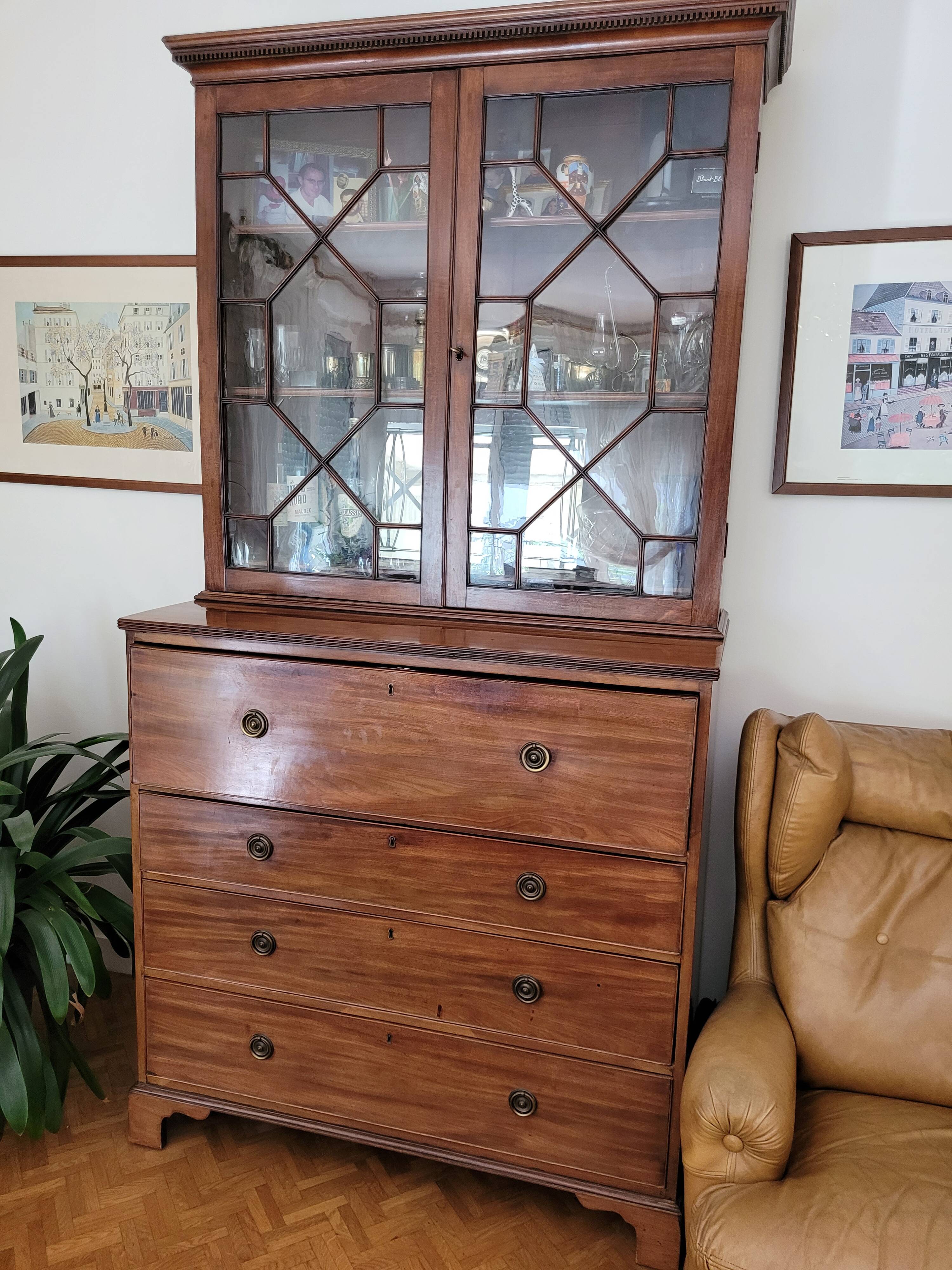 Scriban furniture in mahogany and mahogany veneer