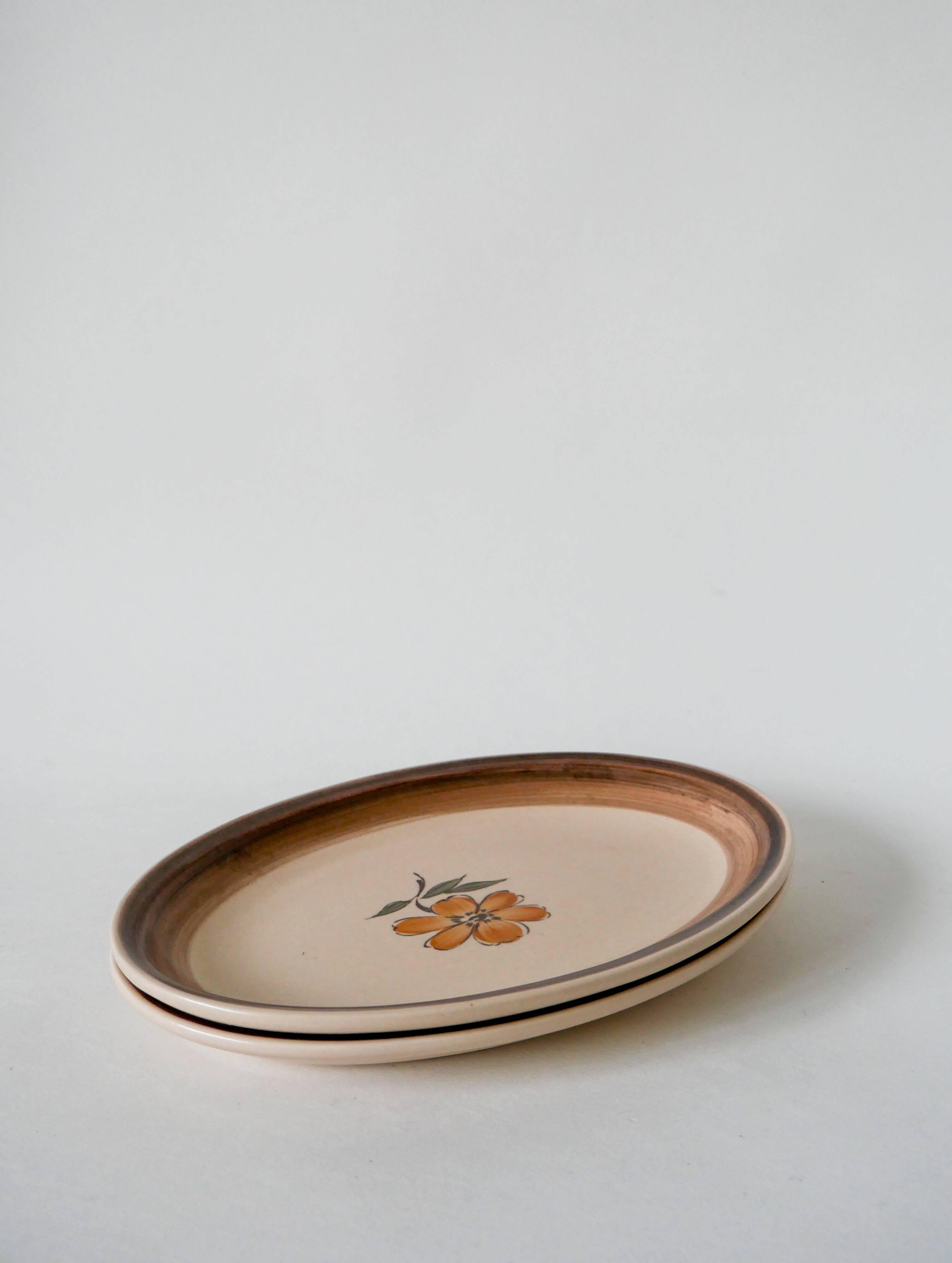 Duo of Gien sandstone bowls with flowers 1970