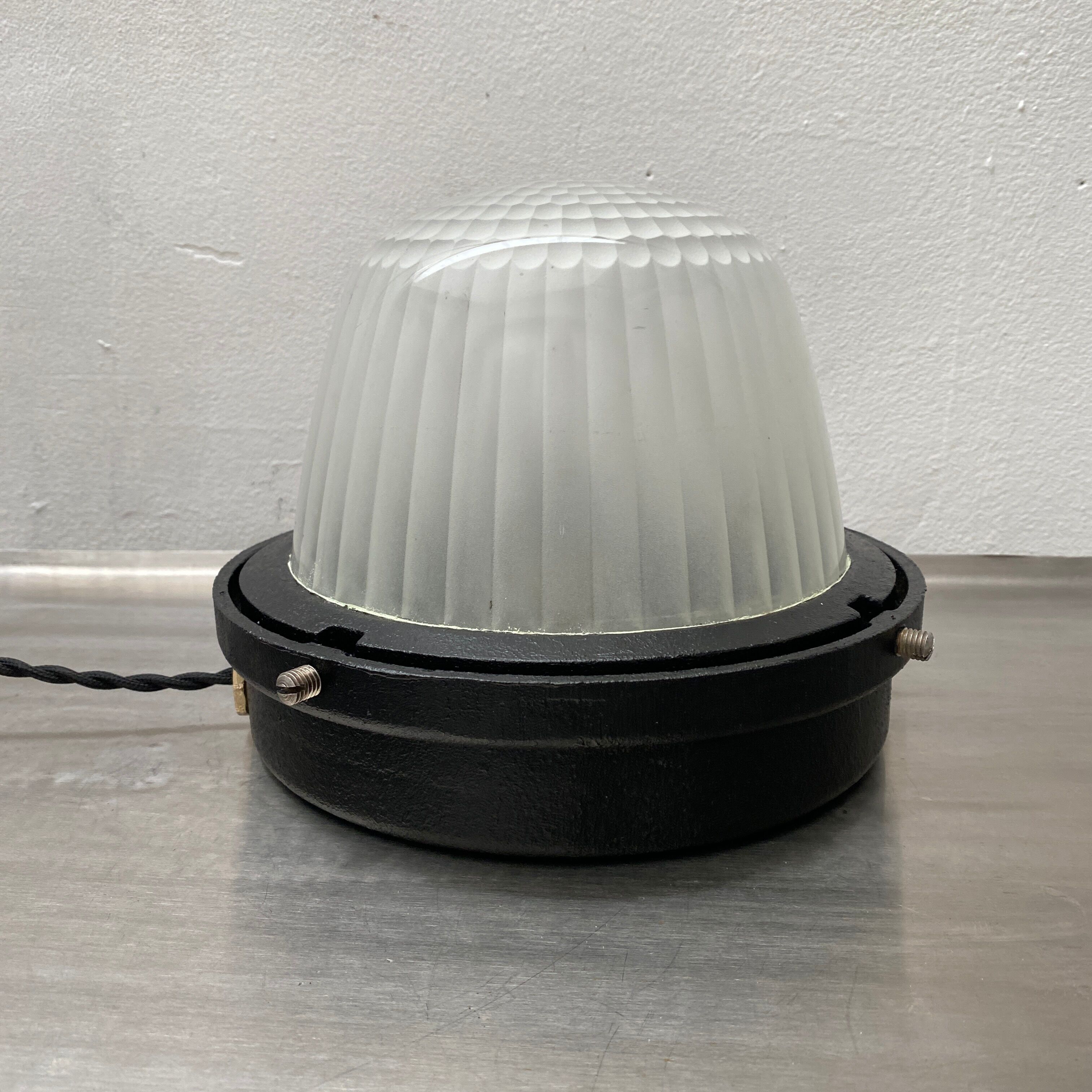 Old industrial table lamp "holophane"