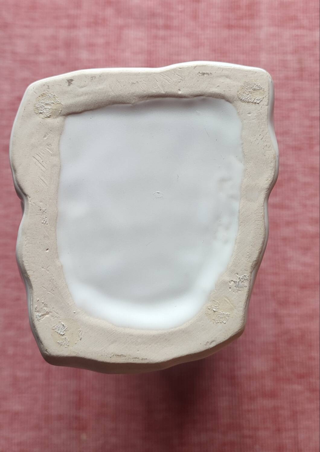 Large vase "Kami" style, matte white with crumpled paper effect.