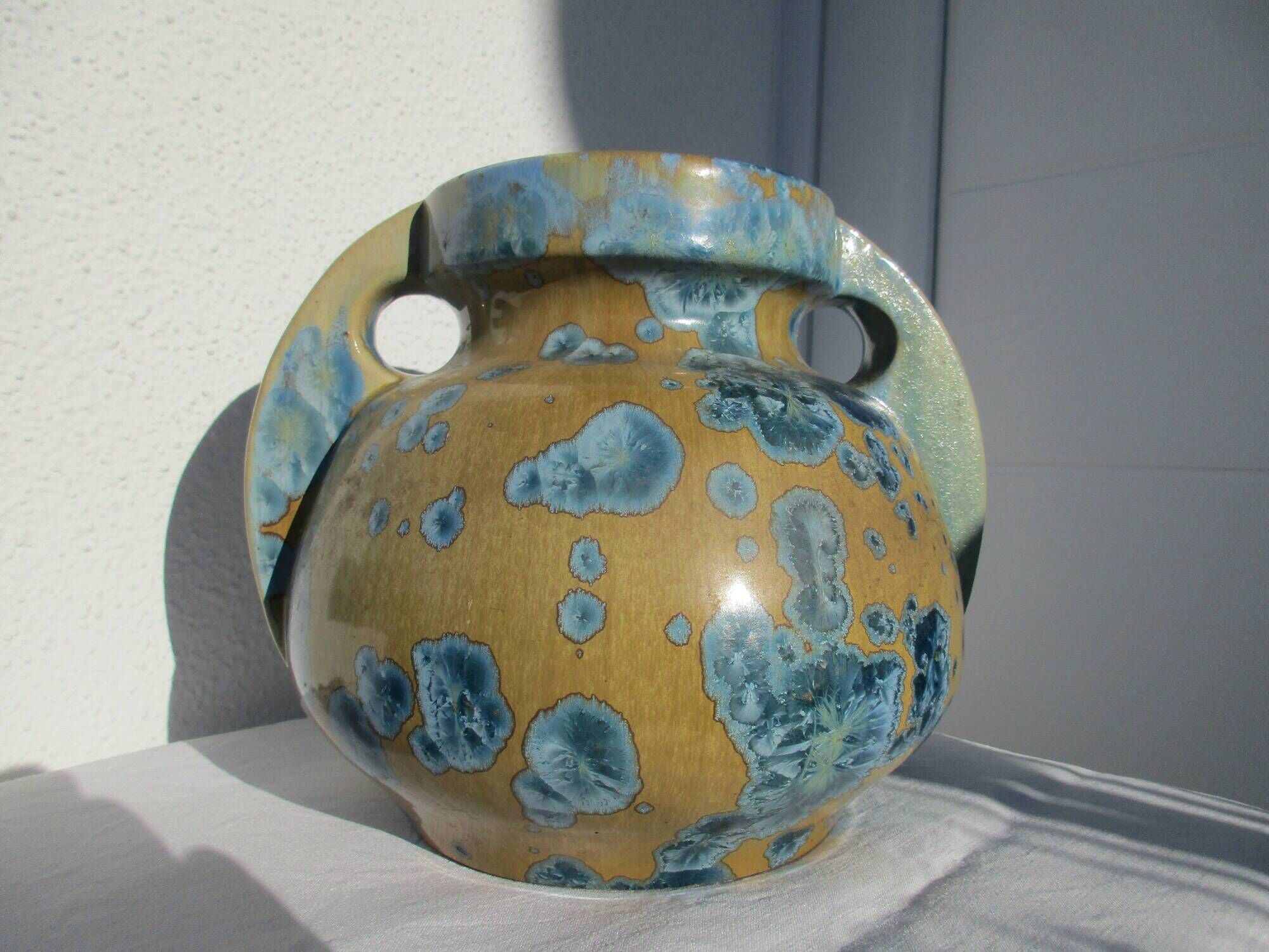 Vase grès de Pierrefonds signature au heaume FH glaçure bleu numéroté 431