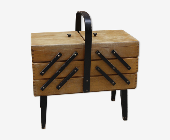 Travailleuse basse en bois
