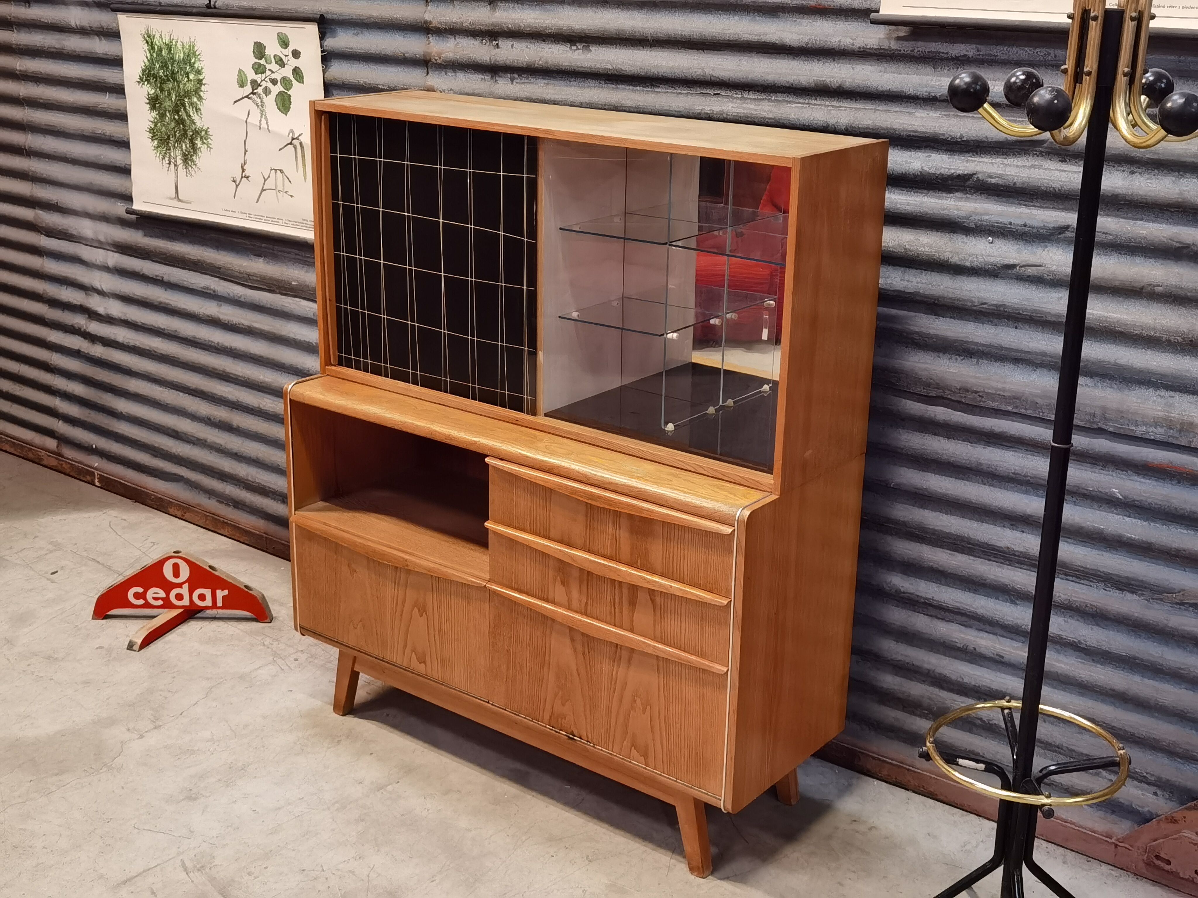 Buffet U372 / 386 Bohumil Landsman and Hubert Nepožitek for Jitona Soběslav