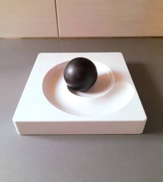 Spiros ashtray, eléonore peduzzi riva for artemide, 1970.