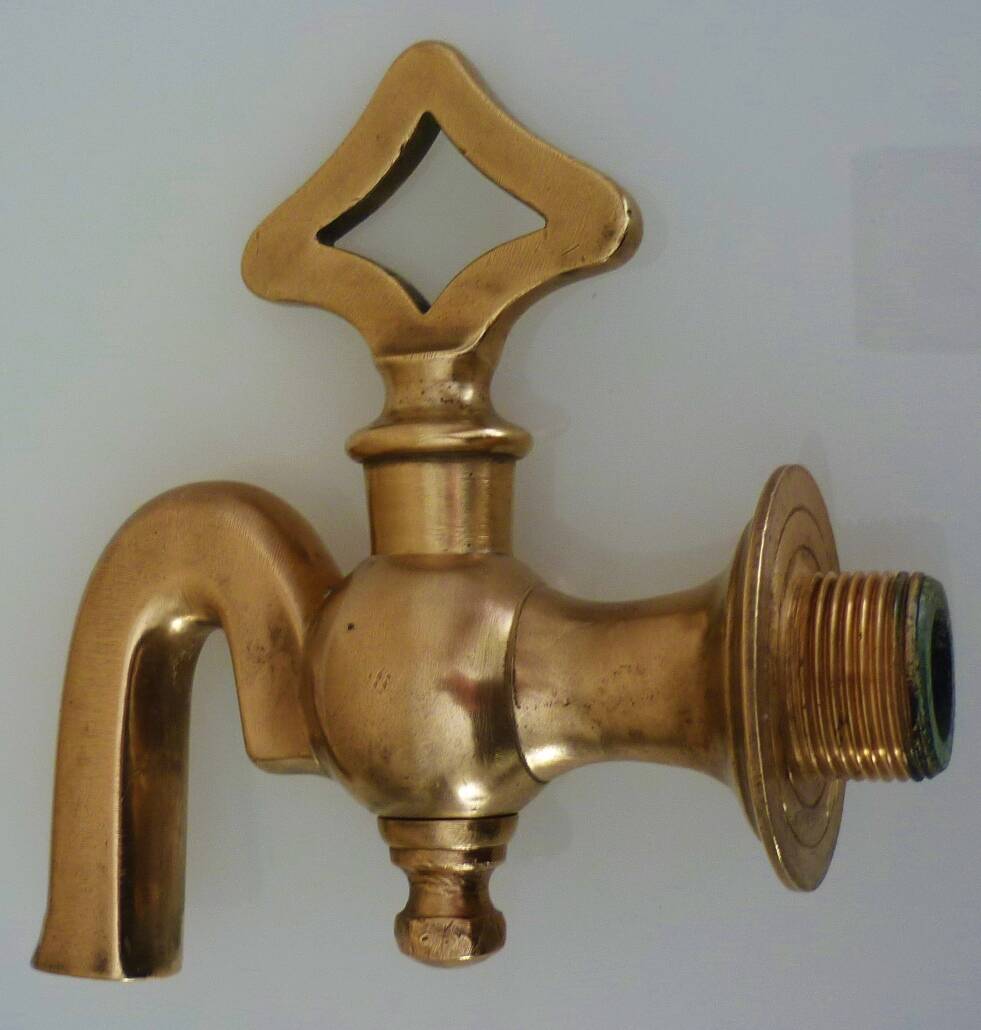 Old fountain tap for garden in brass, 4 parts