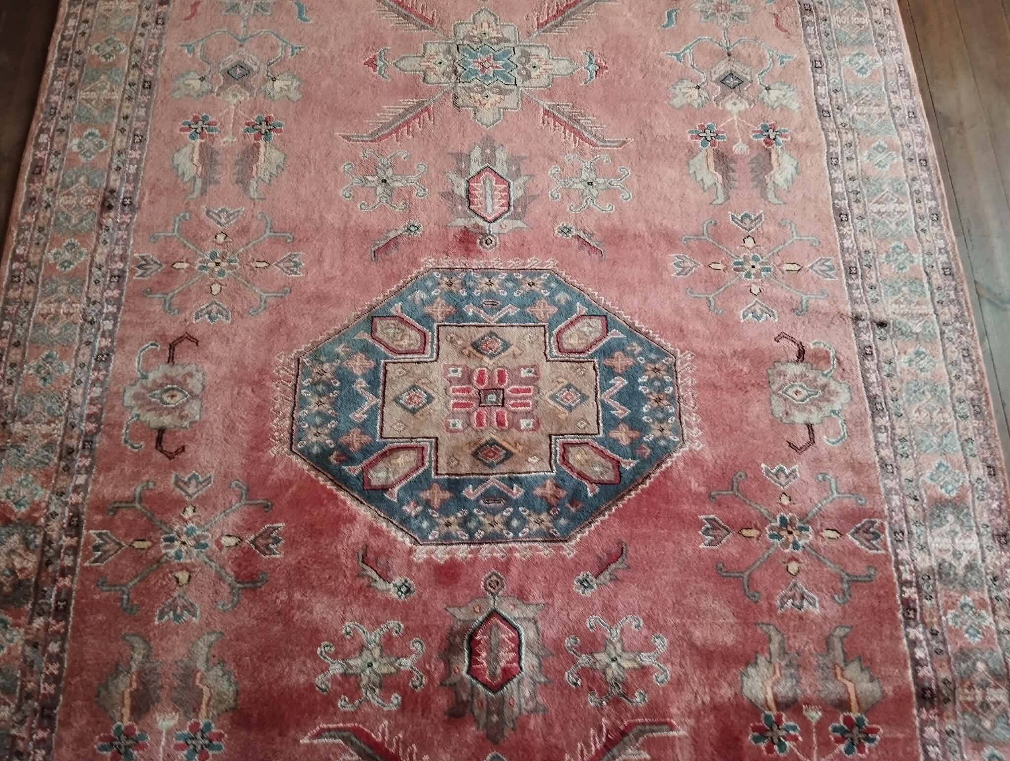 Handmade Pakistani Caucasian rug 259x192cm