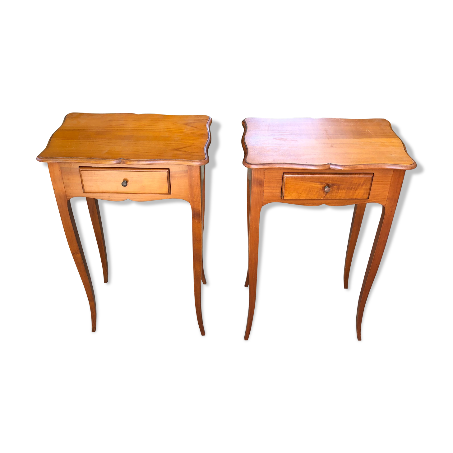 Paire de tables de chevet
