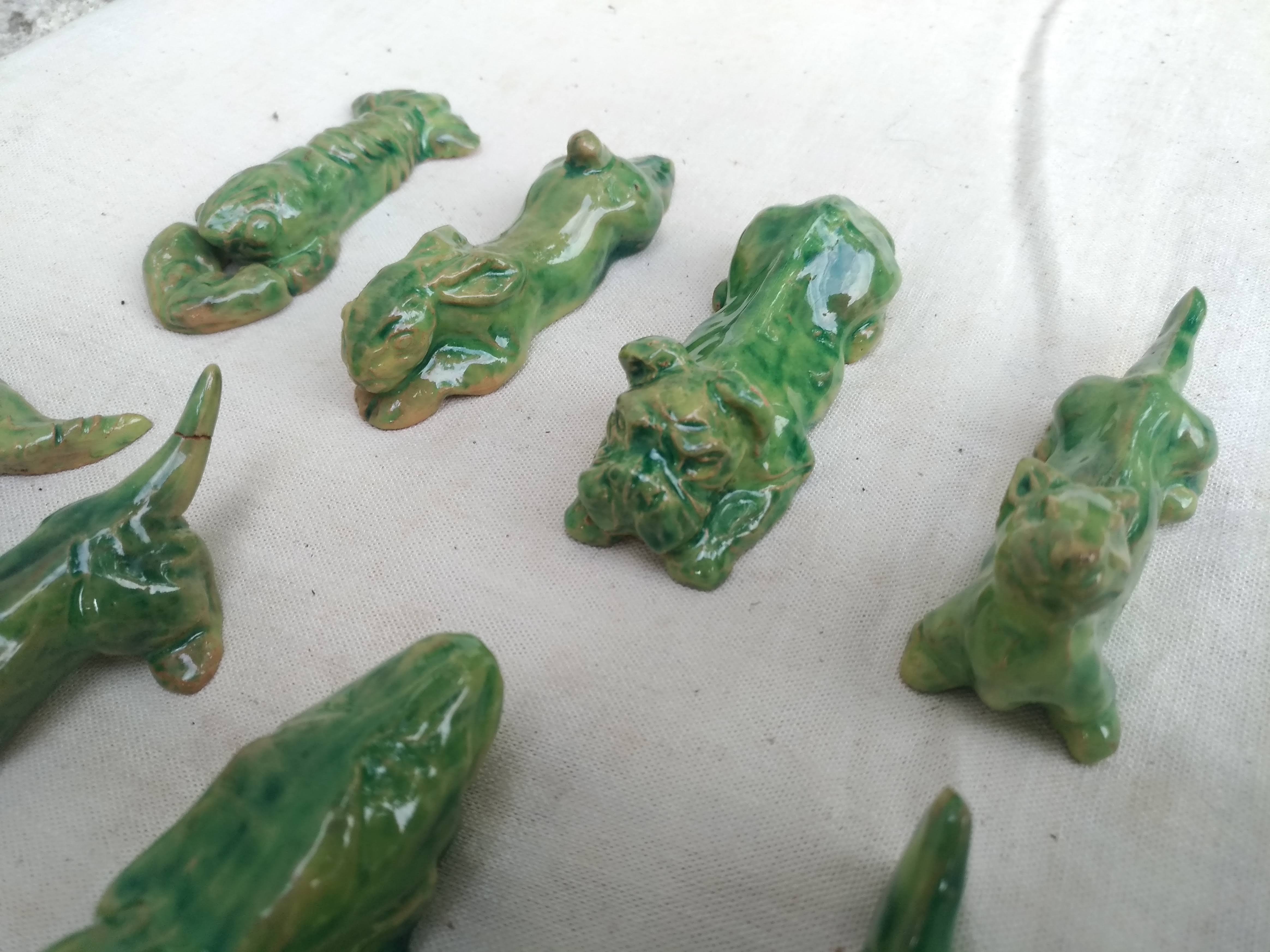 Set ceramic animal knife holders