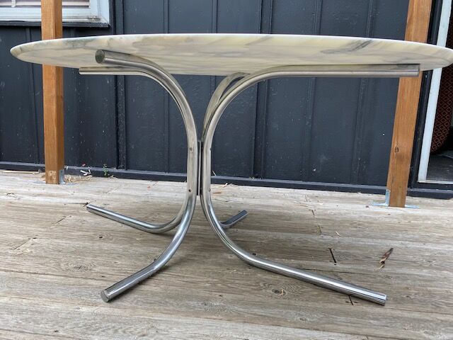 Table ovale marbre arabescato roche et bobois 1970