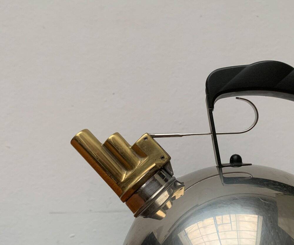 Postmodern Italian kettle by Richard Sapper for Alessi