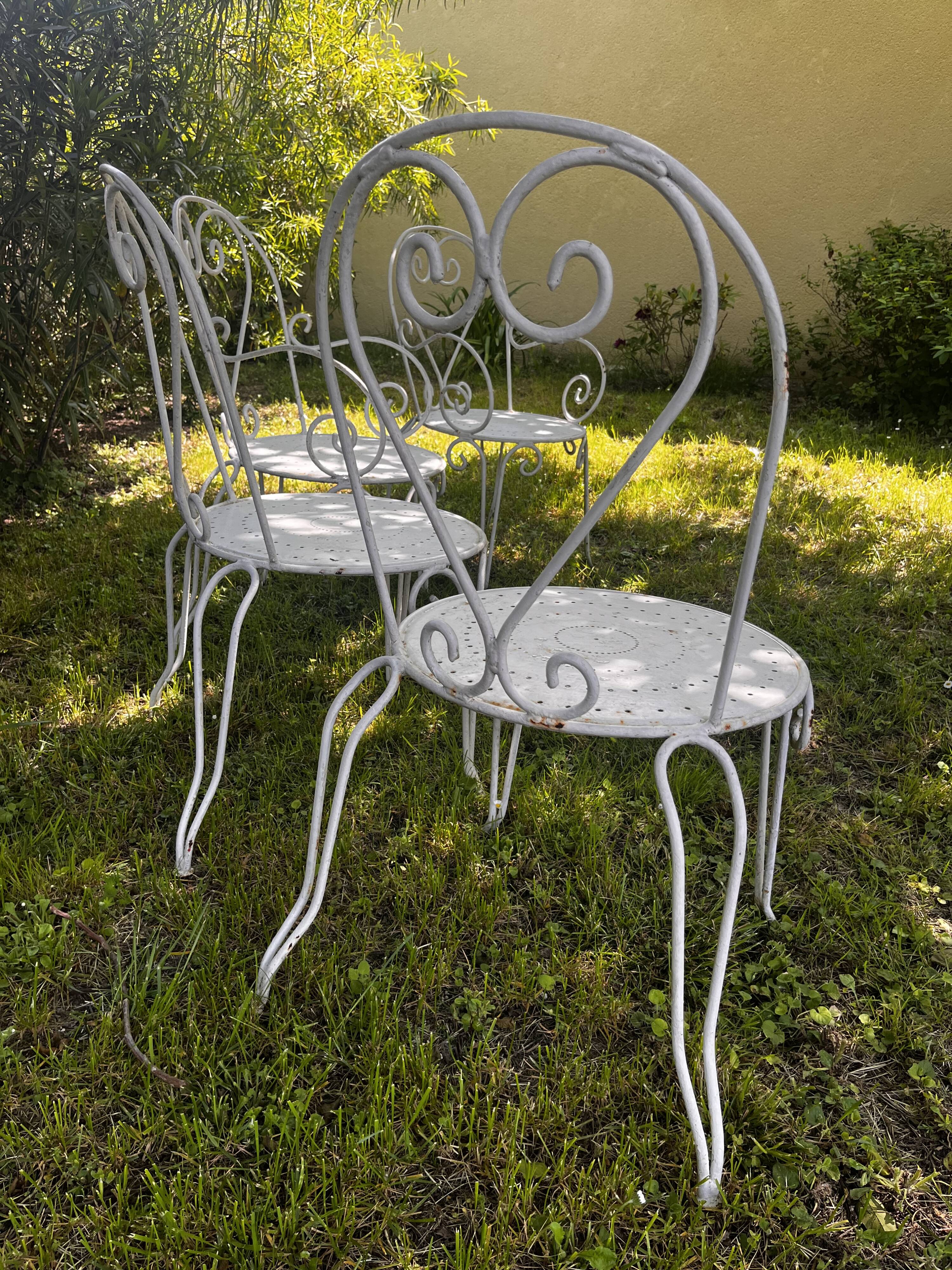 Garden chairs and armchairs
