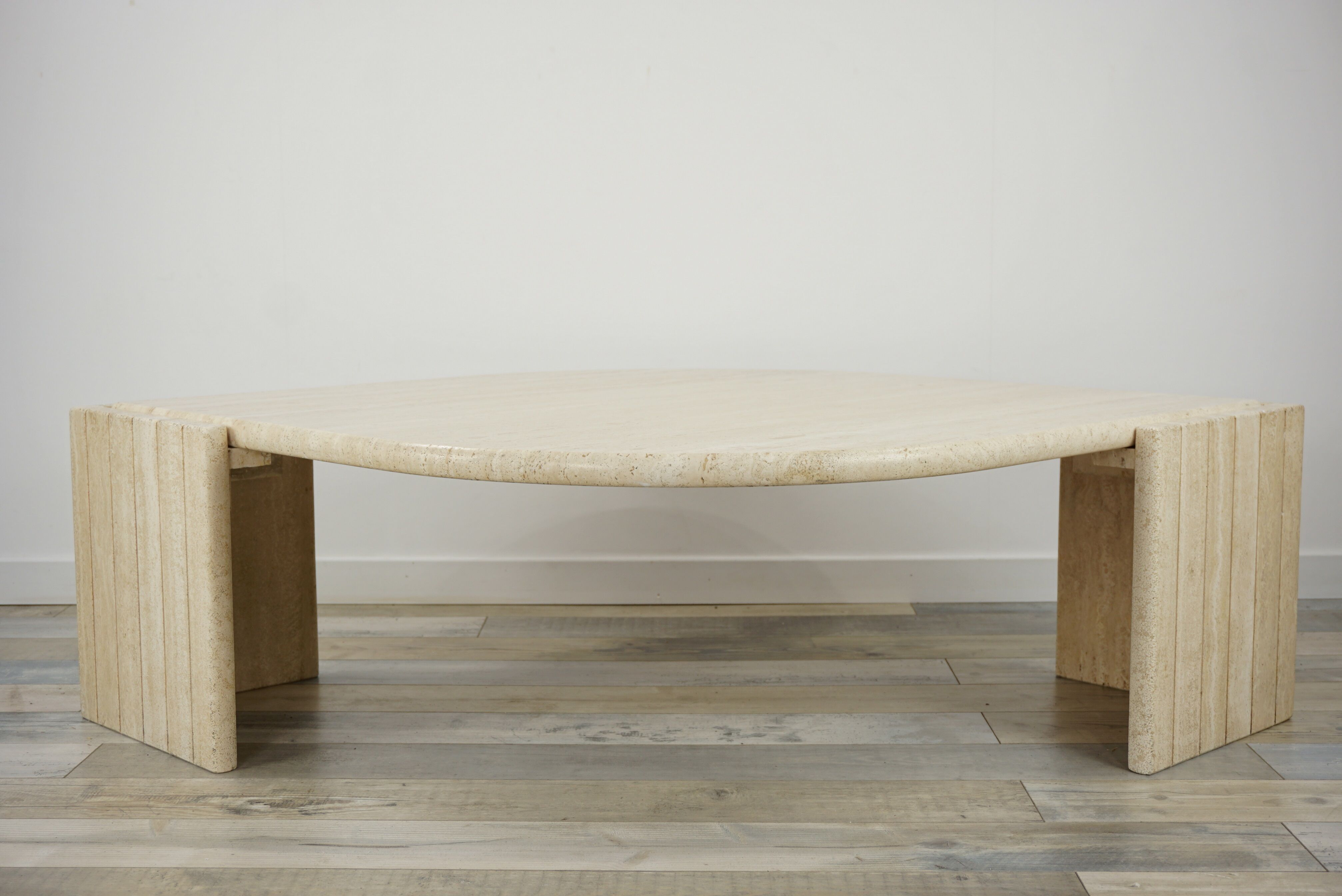 Coffee table in Italian travertine years 70