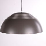 Suspension Royal AJ d'Arne Jacobsen